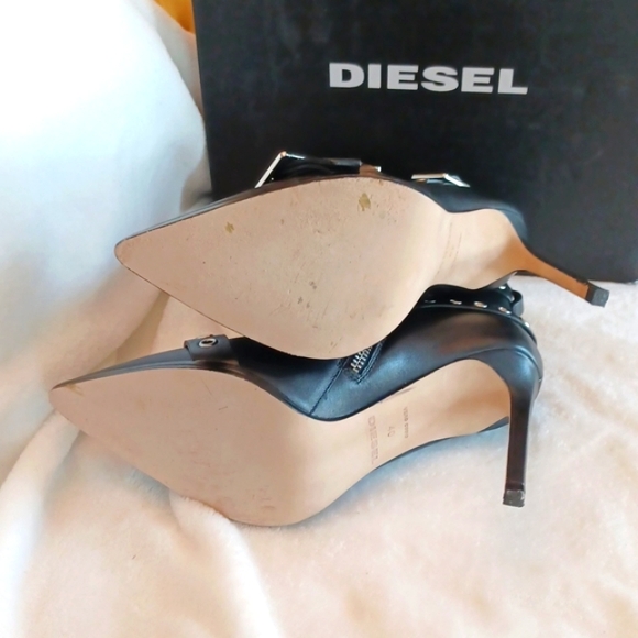 DIESEL HEELED FEMME-D D-STRAP BOOTS - Picture 7 of 7